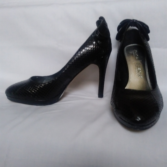 WHBM 6M Platform Snakeskin Heels Pumps Bow Closed Toe Stiletto Myers White House - Picture 9 of 11
